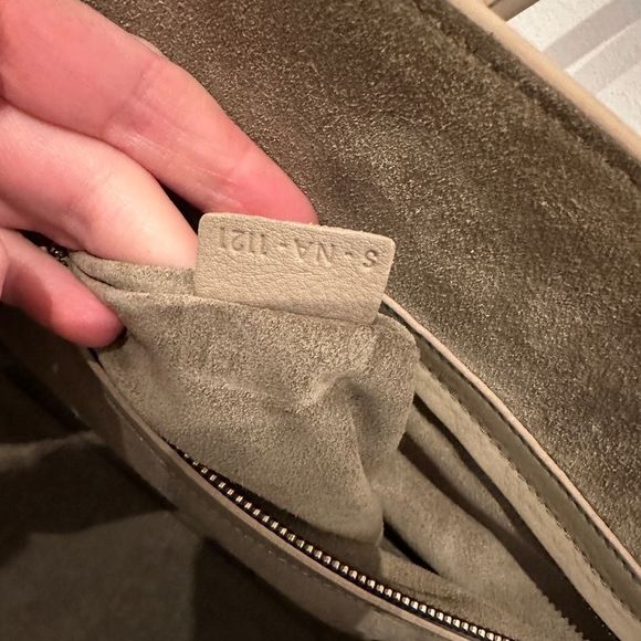 Celine Luggage Medium Bag AVAILABLE TILL 06/01 - Picture 4 of 13